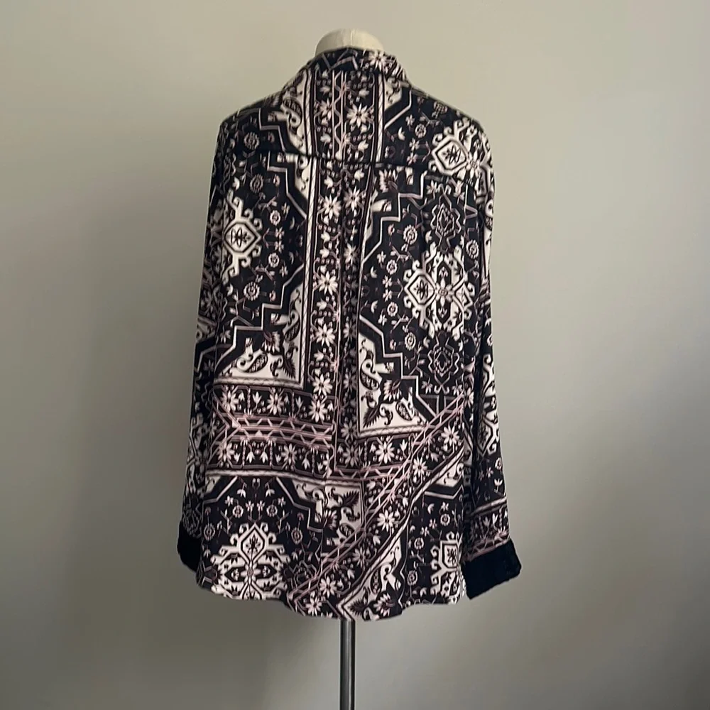 Johnny Was WORKSHOP Ophelia Velvet Trim SILK Mix Patterned Blouse SZ Large NWT - Picture 4 of 6